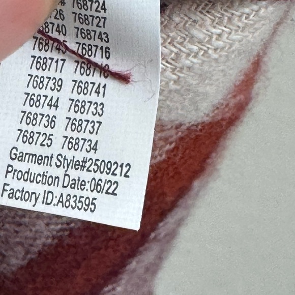 Maurices Plaid Hooded Shirt - Grey and burgundy size XXL NWT - Picture 6 of 7